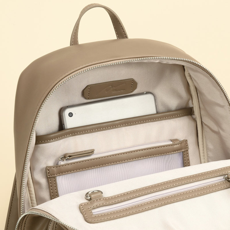 Poet アップルレザーリュック 11736【 MORE SALE 50%OFF 】