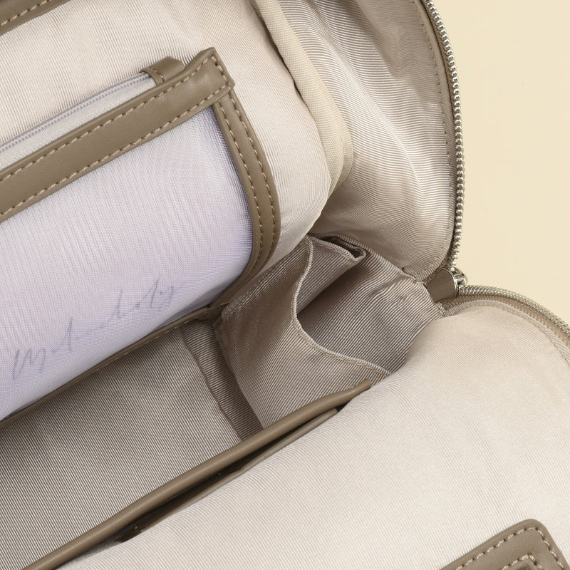 Poet アップルレザーリュック 11736【 MORE SALE 50%OFF 】