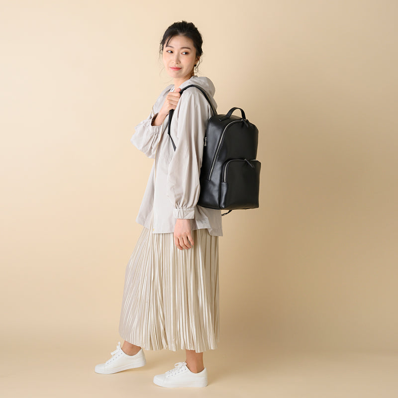 Poet アップルレザーリュック 11737【 MORE SALE 50%OFF 】